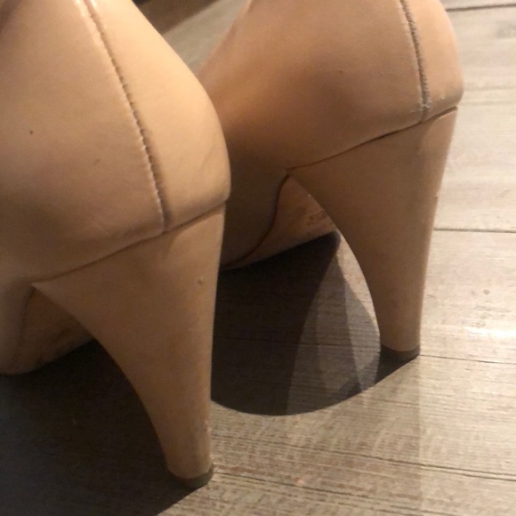 Escada Beige Heels - Picture 9 of 10